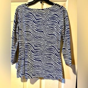 Woman’s small J McLaughlin navy and white shirt